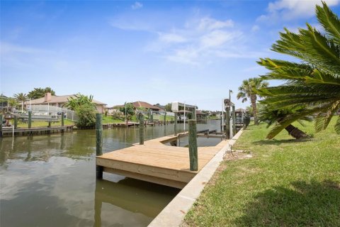 House in Palm Coast, Florida 3 bedrooms, 221.85 sq.m. № 1907610 - photo 29