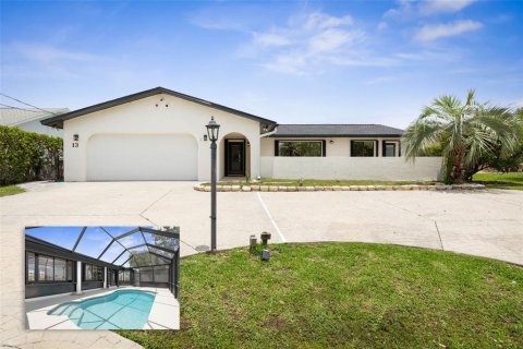 House in Palm Coast, Florida 3 bedrooms, 221.85 sq.m. № 1907610 - photo 1