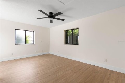 House in Palm Coast, Florida 3 bedrooms, 221.85 sq.m. № 1907610 - photo 25