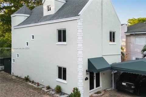 Touwnhouse à louer à Miami, Floride: 3 chambres, 170.01 m2 № 1691653 - photo 1