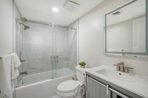 Casa en venta en Venice, Florida, 2 dormitorios, 90.58 m2 № 1802009 - foto 12