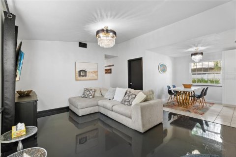 Villa ou maison à vendre à Sarasota, Floride: 3 chambres, 100.43 m2 № 2419707 - photo 4