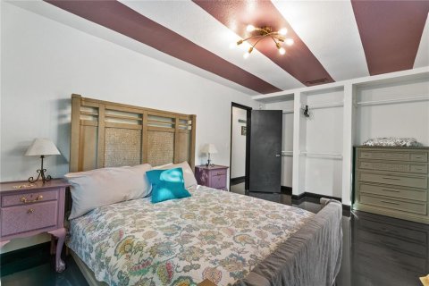 Villa ou maison à vendre à Sarasota, Floride: 3 chambres, 100.43 m2 № 2419707 - photo 11