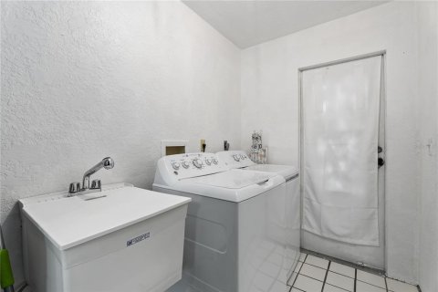 Villa ou maison à vendre à Sarasota, Floride: 3 chambres, 100.43 m2 № 2419707 - photo 18