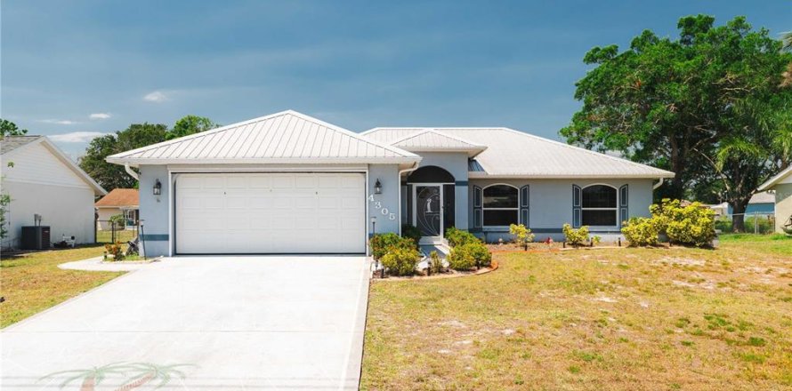 House in Sebring, Florida 2 bedrooms, 107.02 sq.m. № 1825325