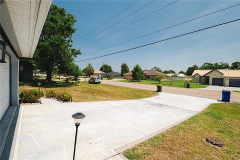 House in Sebring, Florida 2 bedrooms, 107.02 sq.m. № 1825325 - photo 6