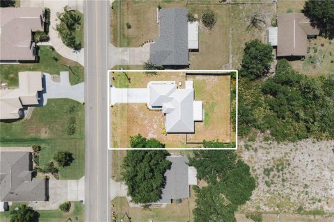 House in Sebring, Florida 2 bedrooms, 107.02 sq.m. № 1825325 - photo 29