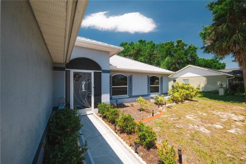 House in Sebring, Florida 2 bedrooms, 107.02 sq.m. № 1825325 - photo 5