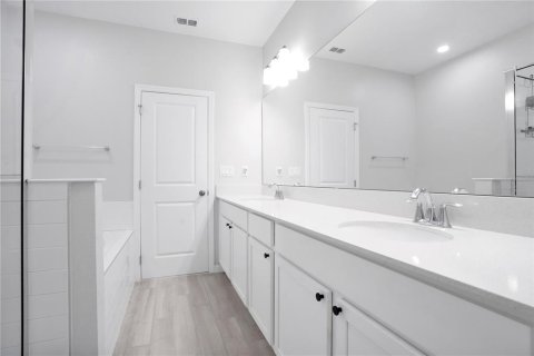 Touwnhouse à vendre à Oviedo, Floride: 3 chambres, 171.5 m2 № 2342418 - photo 17