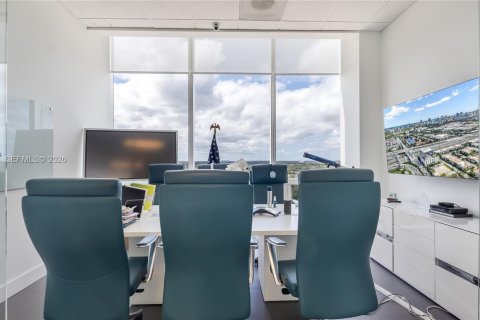 Propiedad comercial en venta en Miami, Florida № 2252740 - foto 6