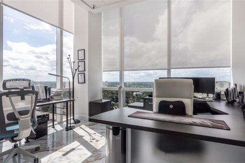 Propiedad comercial en venta en Miami, Florida № 2252740 - foto 21