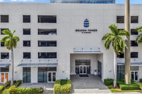 Propiedad comercial en venta en Miami, Florida № 2252740 - foto 3