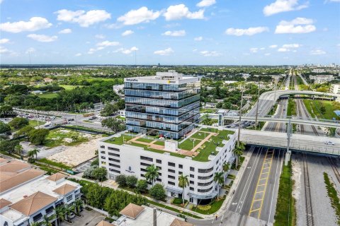 Propiedad comercial en venta en Miami, Florida № 2252740 - foto 9