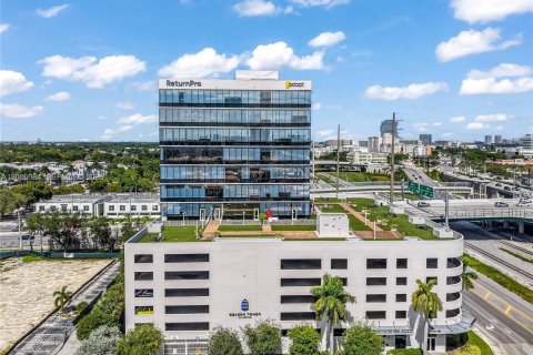 Propiedad comercial en venta en Miami, Florida № 2252740 - foto 29