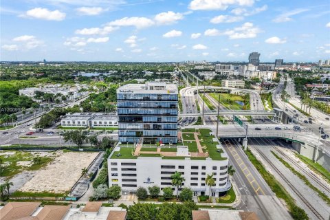 Propiedad comercial en venta en Miami, Florida № 2252740 - foto 27