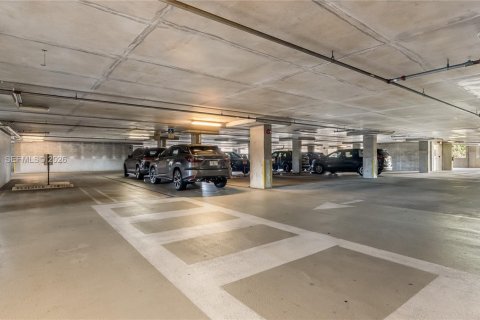 Propiedad comercial en venta en Miami, Florida № 2252740 - foto 25