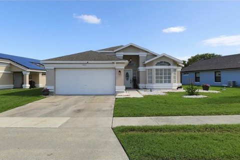 House in Orlando, Florida 3 bedrooms, 130.62 sq.m. № 2287711 - photo 5