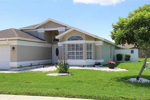 House in Orlando, Florida 3 bedrooms, 130.62 sq.m. № 2287711 - photo 6