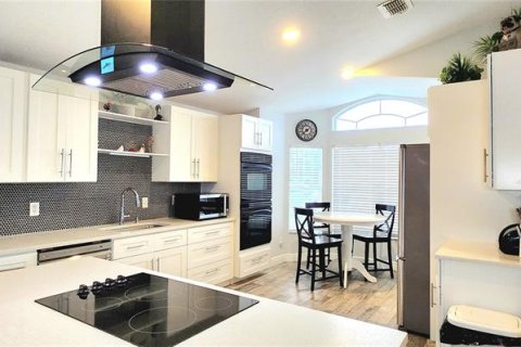 House in Orlando, Florida 3 bedrooms, 130.62 sq.m. № 2287711 - photo 12