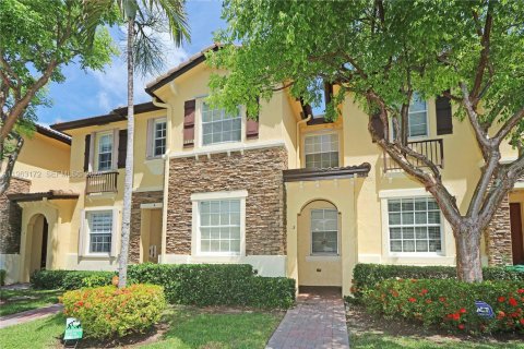 Townhouse in Cutler Bay, Florida 3 bedrooms, 123.1 sq.m. № 2025163 - photo 2