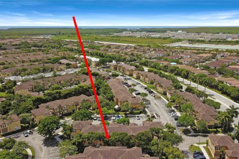 Townhouse in Cutler Bay, Florida 3 bedrooms, 123.1 sq.m. № 2025163 - photo 24