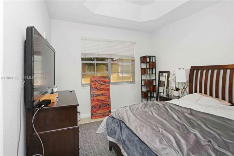 Townhouse in Cutler Bay, Florida 3 bedrooms, 123.1 sq.m. № 2025163 - photo 8