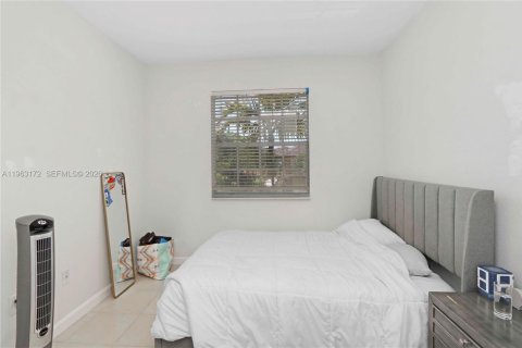 Townhouse in Cutler Bay, Florida 3 bedrooms, 123.1 sq.m. № 2025163 - photo 17