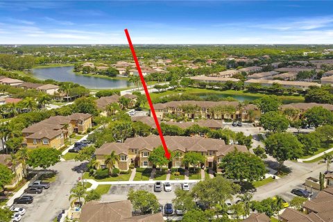 Townhouse in Cutler Bay, Florida 3 bedrooms, 123.1 sq.m. № 2025163 - photo 23