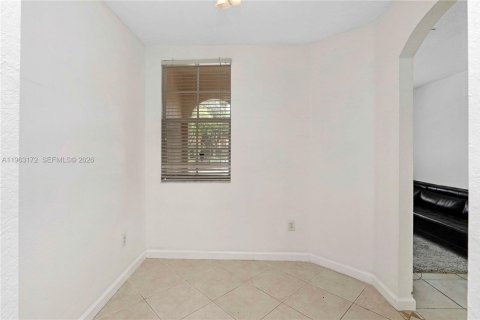 Townhouse in Cutler Bay, Florida 3 bedrooms, 123.1 sq.m. № 2025163 - photo 13