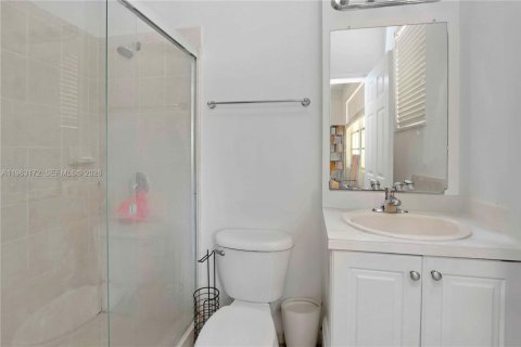 Townhouse in Cutler Bay, Florida 3 bedrooms, 123.1 sq.m. № 2025163 - photo 21
