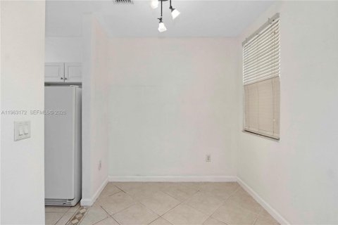 Townhouse in Cutler Bay, Florida 3 bedrooms, 123.1 sq.m. № 2025163 - photo 12