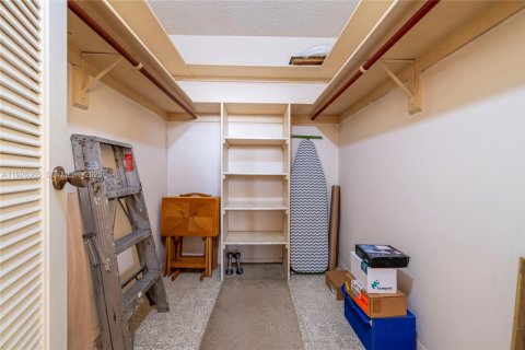 Купить кондоминиум в Норт-Майами, Флорида 1 спальня, 69.68м2, № 1986469 - фото 25