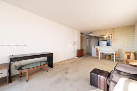Купить кондоминиум в Норт-Майами, Флорида 1 спальня, 69.68м2, № 1986469 - фото 20