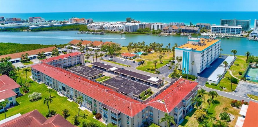 Condo à Largo, Floride, 1 chambre  № 1650770
