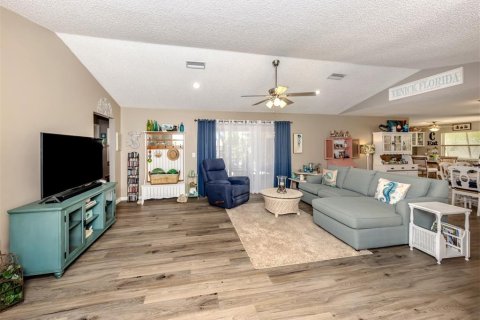 House in Venice, Florida 2 bedrooms, 159.98 sq.m. № 1879467 - photo 4