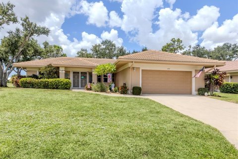 House in Venice, Florida 2 bedrooms, 159.98 sq.m. № 1879467 - photo 1