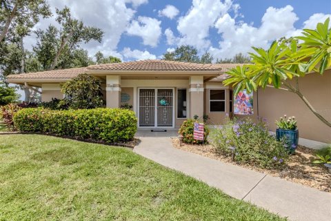 House in Venice, Florida 2 bedrooms, 159.98 sq.m. № 1879467 - photo 2