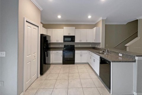 Townhouse in Lutz, Florida 3 bedrooms, 151.8 sq.m. № 1559205 - photo 12