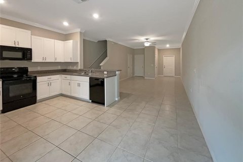 Townhouse in Lutz, Florida 3 bedrooms, 151.8 sq.m. № 1559205 - photo 13