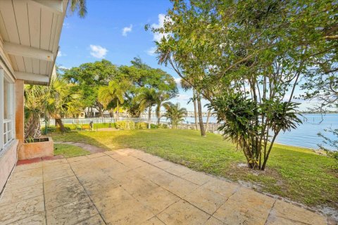 Villa ou maison à vendre à Stuart, Floride: 2 chambres, 86.49 m2 № 2146569 - photo 14