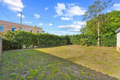 Villa ou maison à vendre à Stuart, Floride: 2 chambres, 86.49 m2 № 2146569 - photo 15