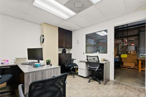 Immobilier commercial à louer à Sanford, Floride: 267.56 m2 № 2143203 - photo 4
