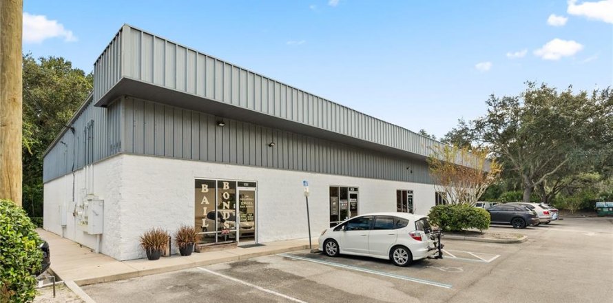 Immobilier commercial à Sanford, Floride 267.56 m2 № 2143203