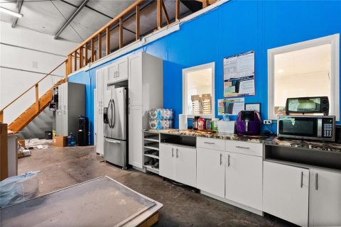 Immobilier commercial à louer à Sanford, Floride: 267.56 m2 № 2143203 - photo 11