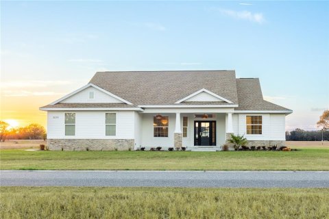 House in Ocala, Florida 4 bedrooms, 215.72 sq.m. № 1587249 - photo 1