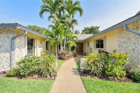 Casa en venta en Coral Springs, Florida, 5 dormitorios, 324.32 m2 № 1176968 - foto 1