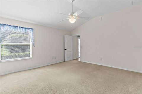 House in The Villages, Florida 3 bedrooms, 160.91 sq.m. № 1838867 - photo 18
