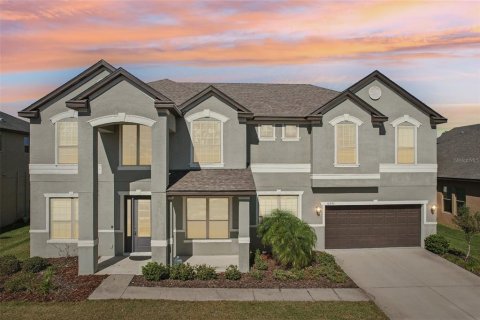 House in Bradenton, Florida 6 bedrooms, 394.74 sq.m. № 1513501 - photo 2