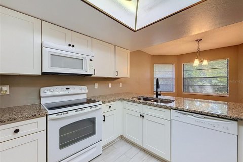 Villa ou maison à vendre à New Port Richey, Floride: 2 chambres, 105.35 m2 № 2333796 - photo 7