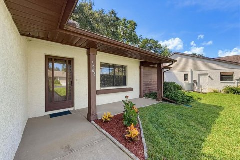 Villa ou maison à vendre à New Port Richey, Floride: 2 chambres, 105.35 m2 № 2333796 - photo 5